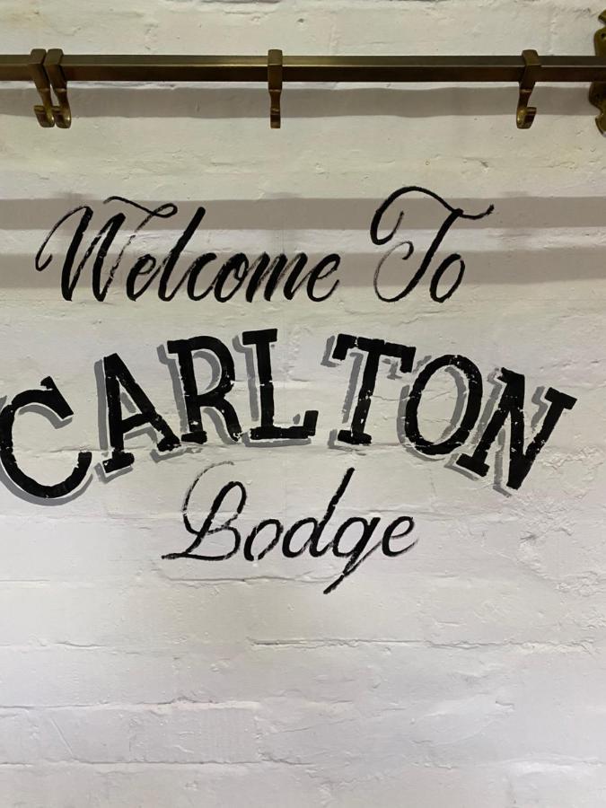 The Lodge At Carlton Tavern Free Parking Йорк Екстер'єр фото