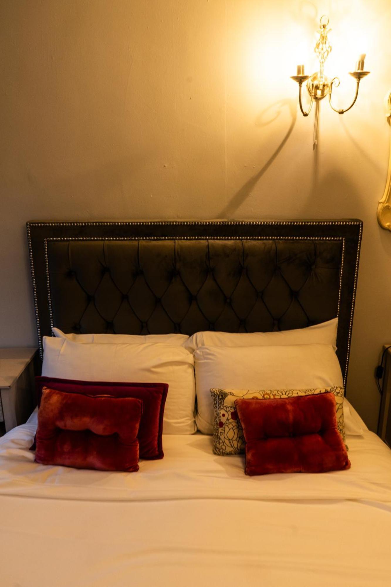 The Lodge At Carlton Tavern Free Parking Йорк Екстер'єр фото