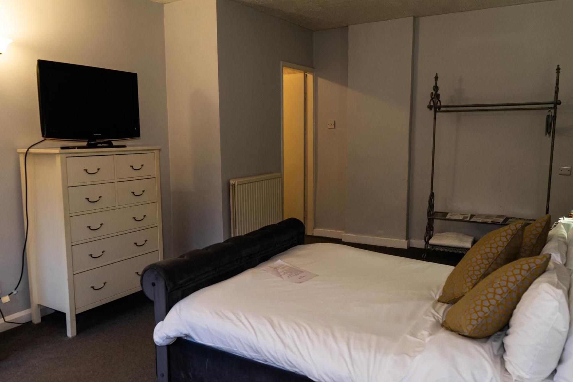 The Lodge At Carlton Tavern Free Parking Йорк Екстер'єр фото