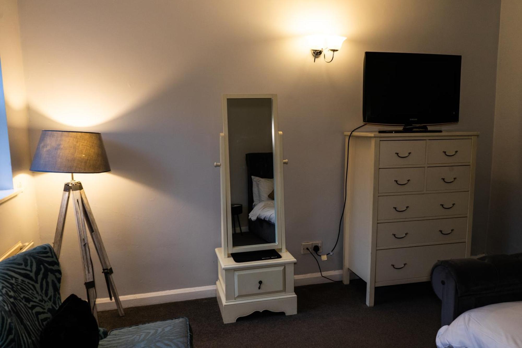 The Lodge At Carlton Tavern Free Parking Йорк Екстер'єр фото